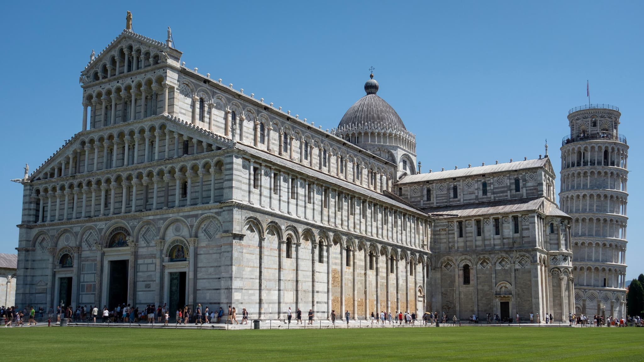 Another view of the Torre Di Pisa